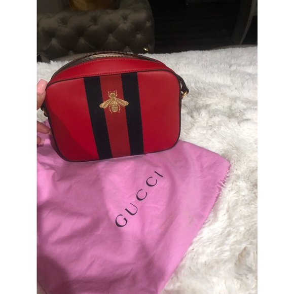 Gucci goldbee shoulder bag , Red black gold fittings women